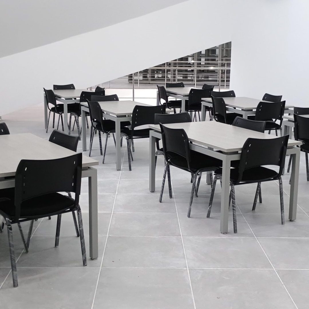 MUESTRAS SILLAS DE BIBLIOTECA MESA Y SILLA